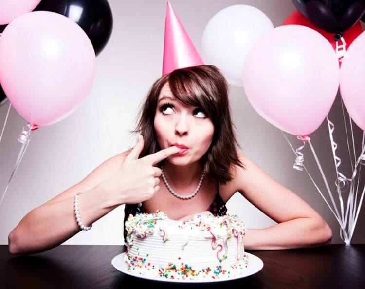 привітання молодій дівчині з днем народження