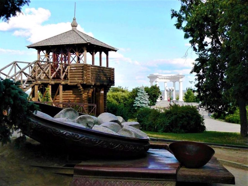 Пам'ятний знак Полтавській галушці