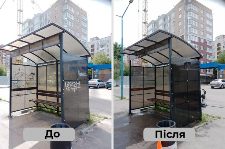 Комунальники прибрали понад 60 зупинок громадського транспорту