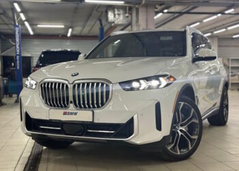 Адаптація BMW зі США