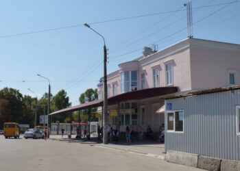 автобусів на автостанції Полтава-4